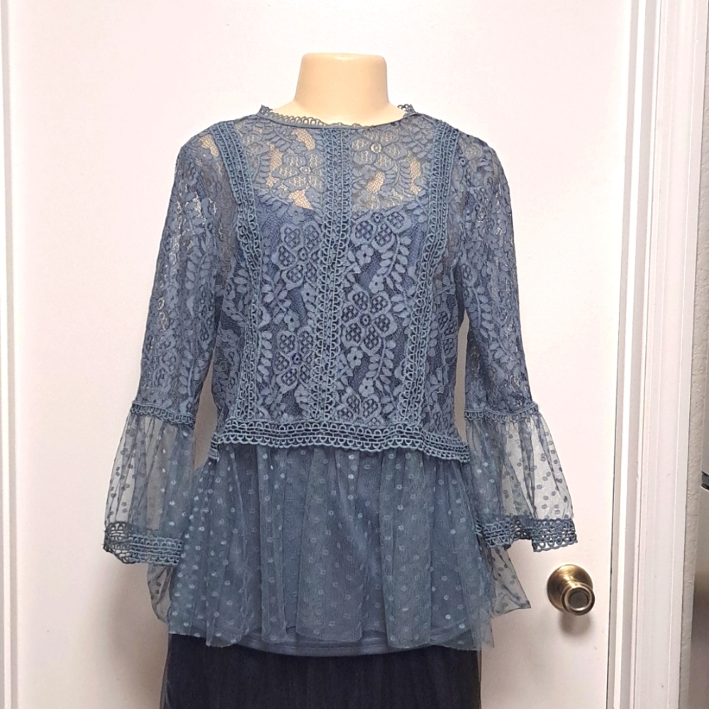 Cato Slate Blue Bell Sleeve Lace Overlay Lined Blouse Sz Medium EUC Bg1090